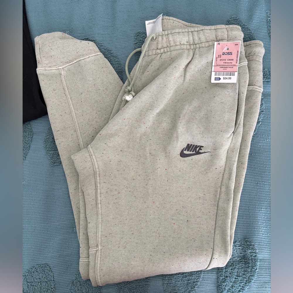 Nike Mens Green Joggers